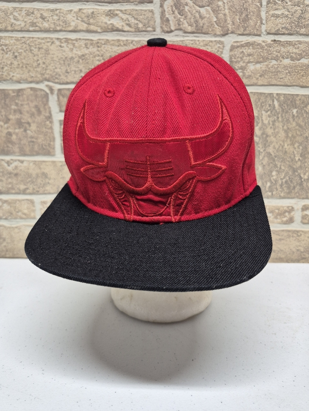 Chicago Bulls Red & Black Snapback Hat
